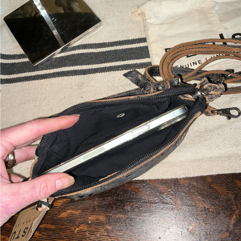 NWT Bed Stu Leather Studded Encase Crossbody Wristlet Belt Bag Black Lux $135 - Picture 9 of 13